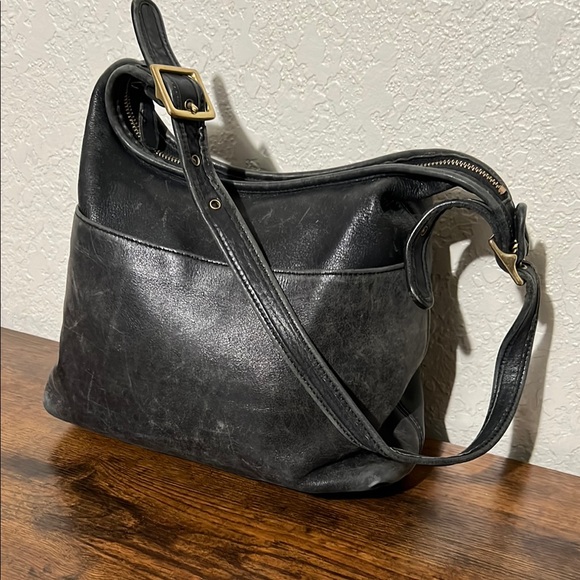 Vintage Coach Black Leather Shoulder Bag